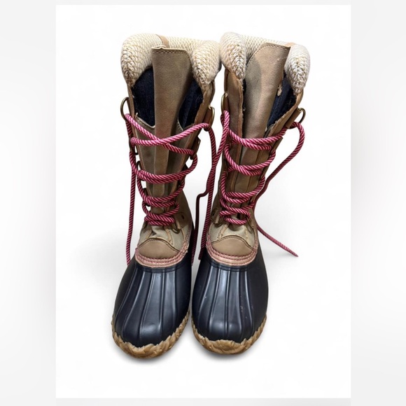 Stylish Women's Boots with Pink Laces - Picture 3 of 7